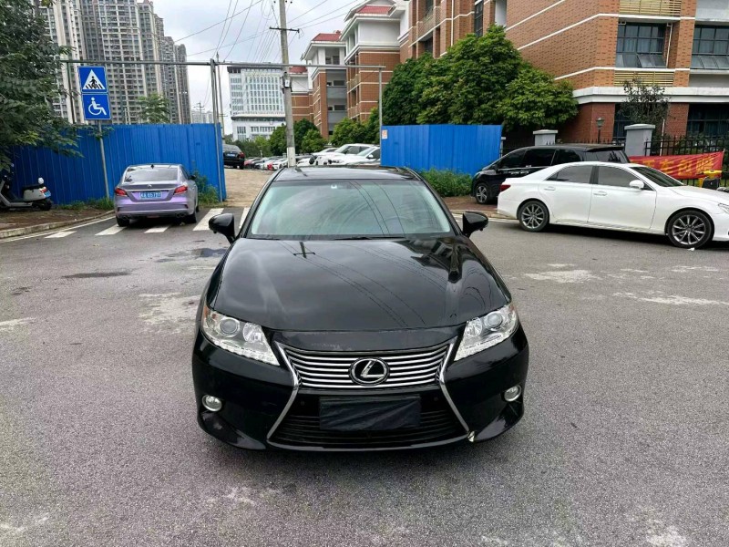 南宁14年雷克萨斯ES1