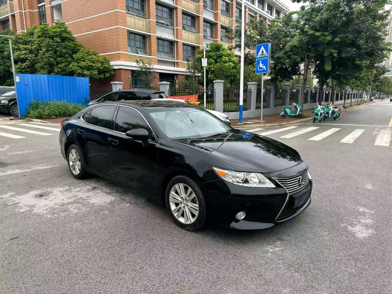 南宁14年雷克萨斯ES2