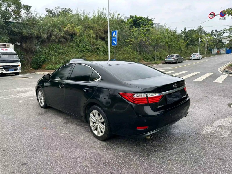 南宁14年雷克萨斯ES6