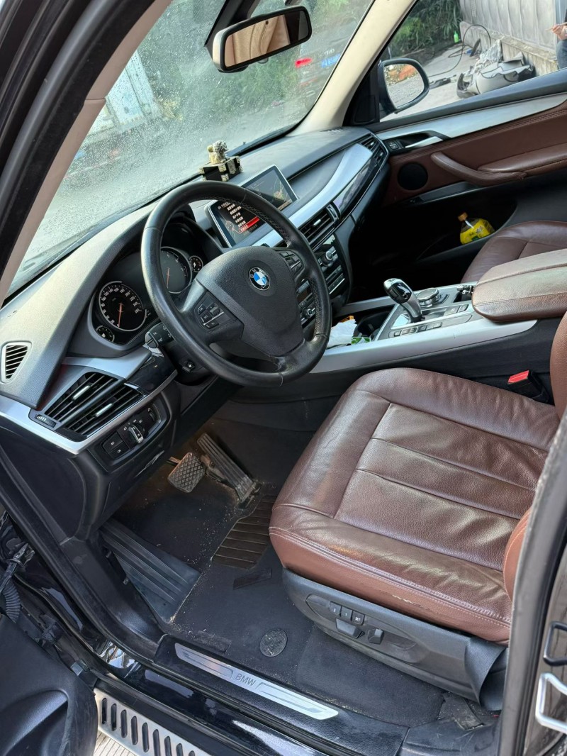 乐山18年宝马X53