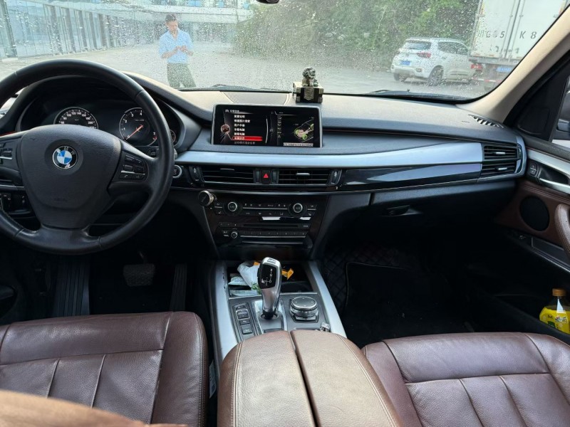 乐山18年宝马X55