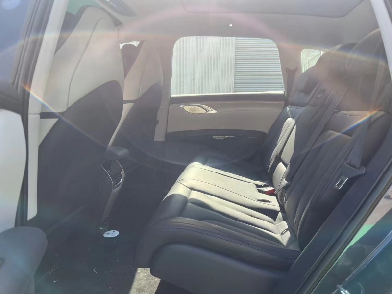 临沂25年智己LS75