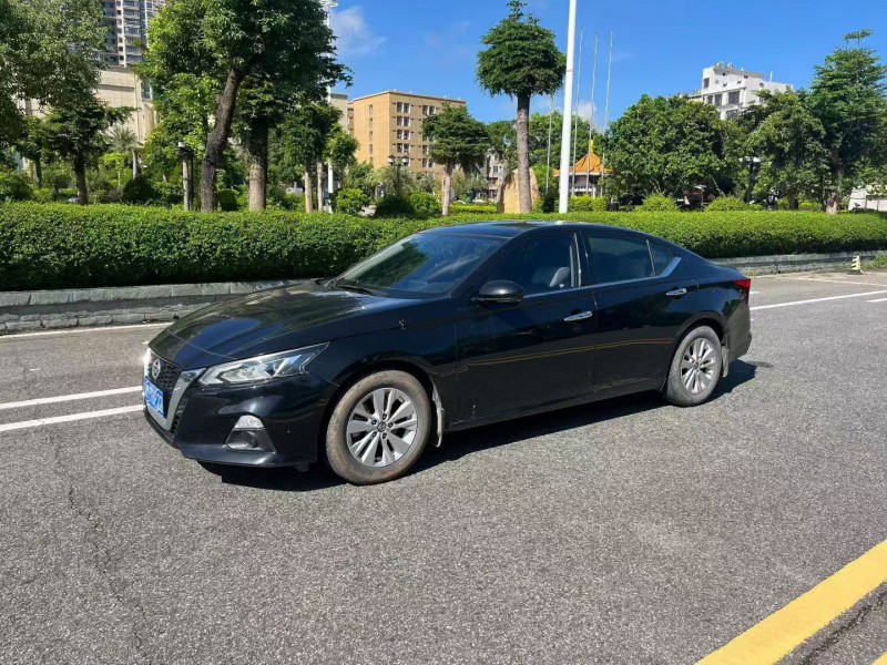 茂名19年日产天籁3