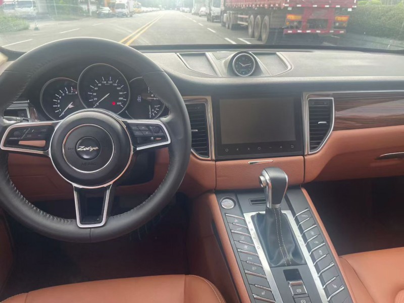 茂名17年众泰SR96