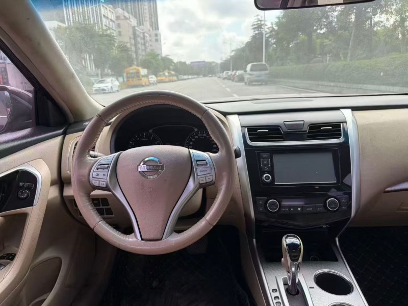 茂名17年日产轩逸5