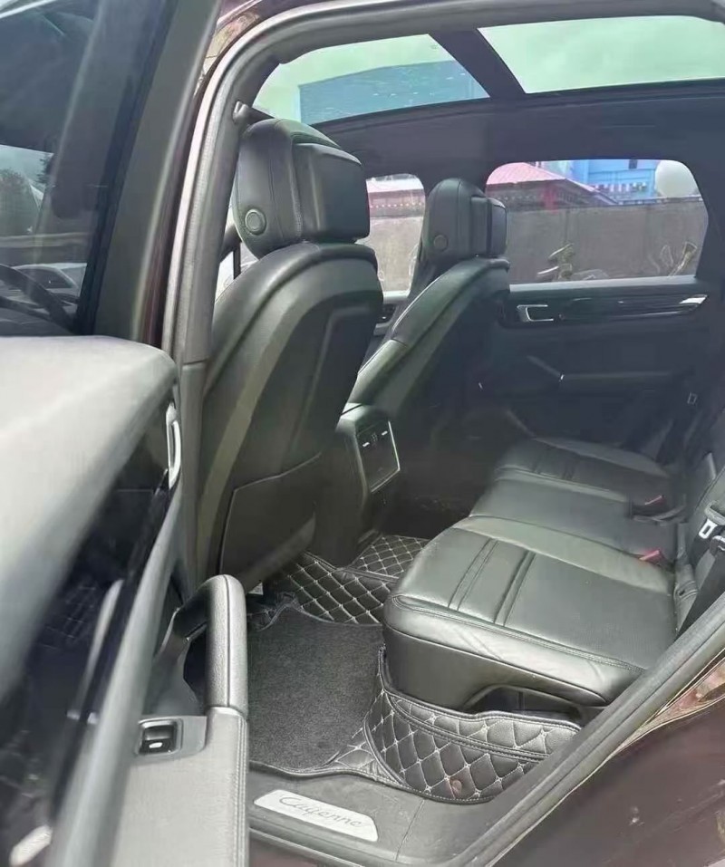 青岛20年保时捷卡宴5