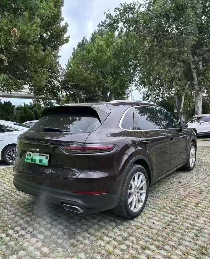 青岛20年保时捷卡宴7