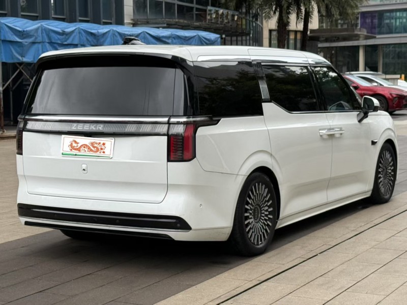 佛山23年极氪汽车0097