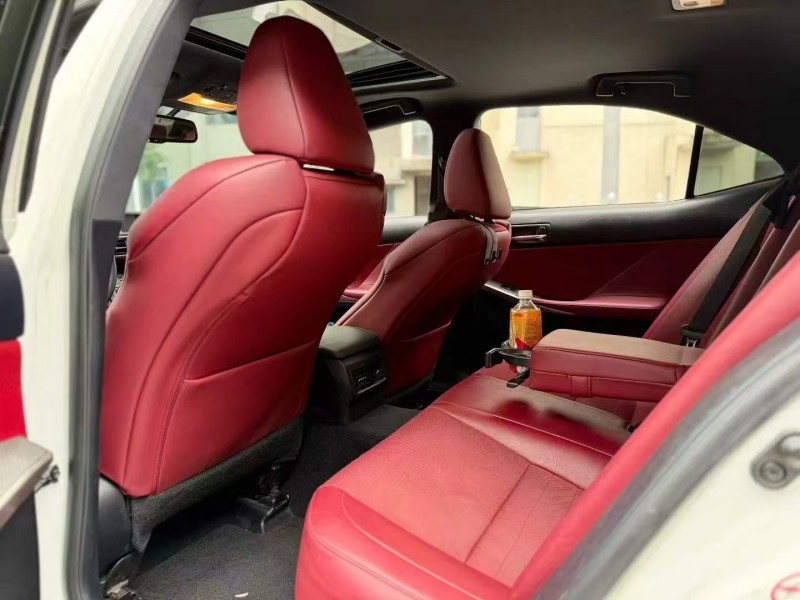 东莞13年雷克萨斯IS6