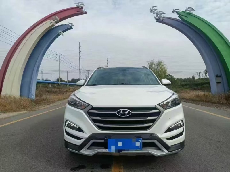 青岛16年现代途胜1