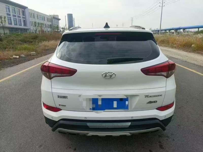 青岛16年现代途胜9