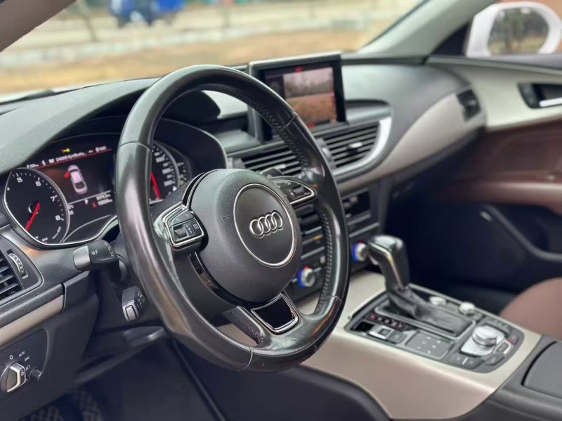 广州16年奥迪A7L4