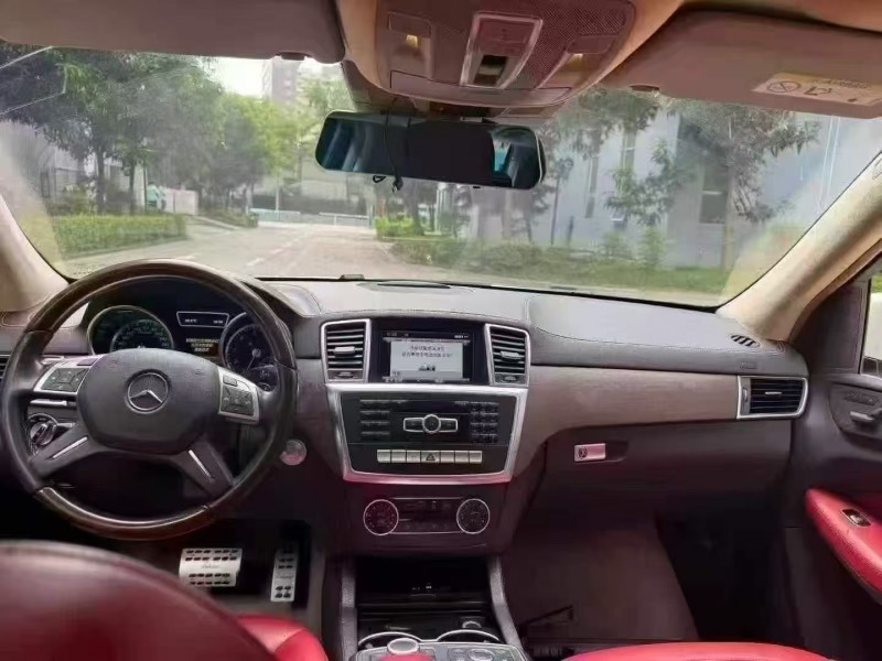 广州17年奔驰GL3