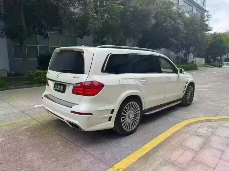 广州17年奔驰GL8