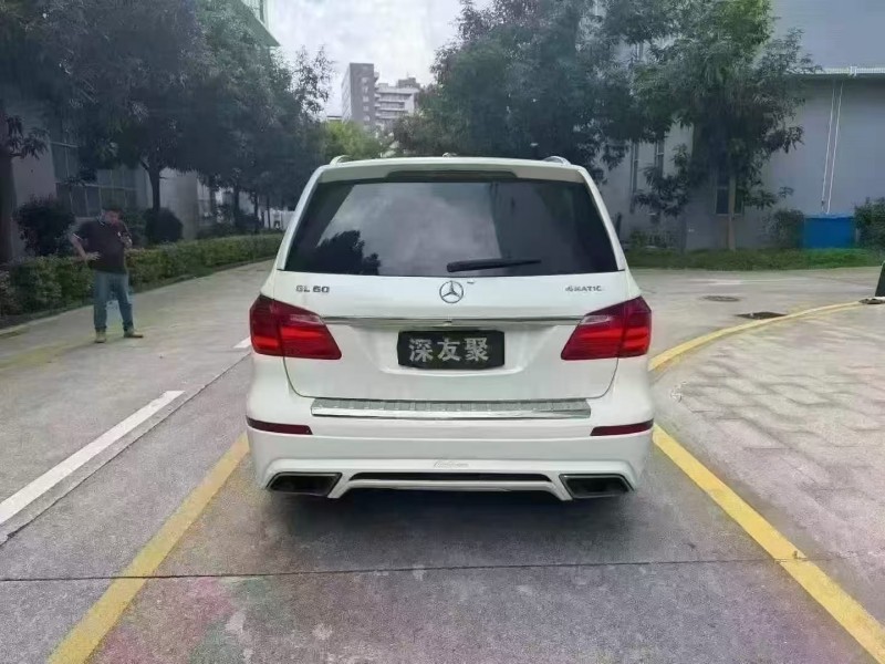 广州17年奔驰GL9