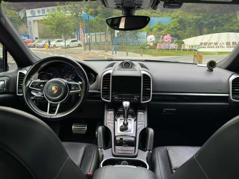 深圳17年保时捷卡宴5