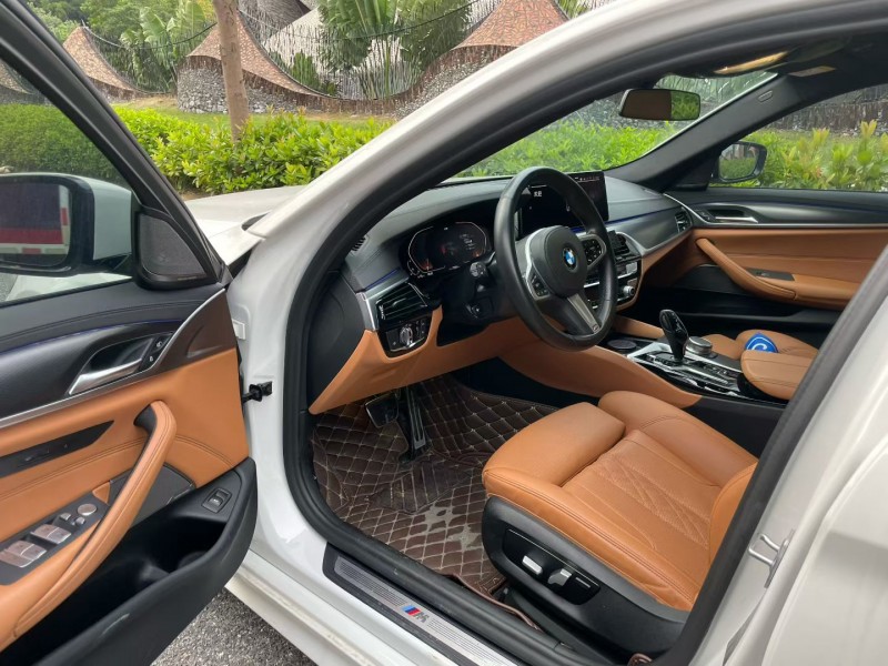 深圳21年宝马5系4