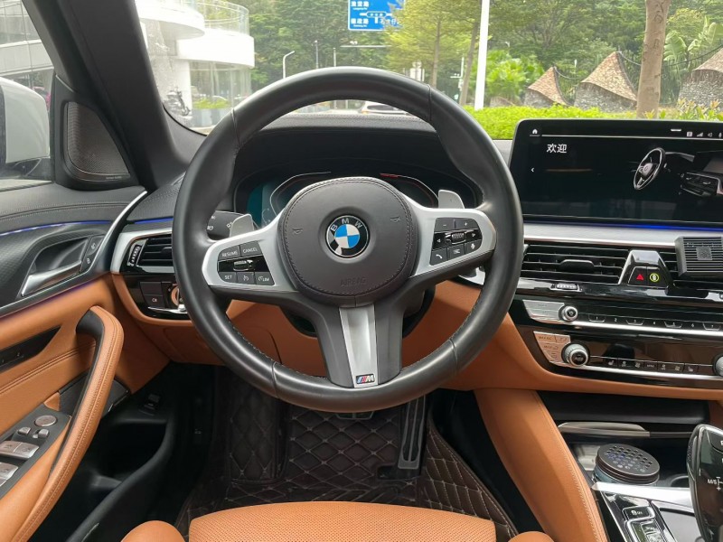 深圳21年宝马5系8