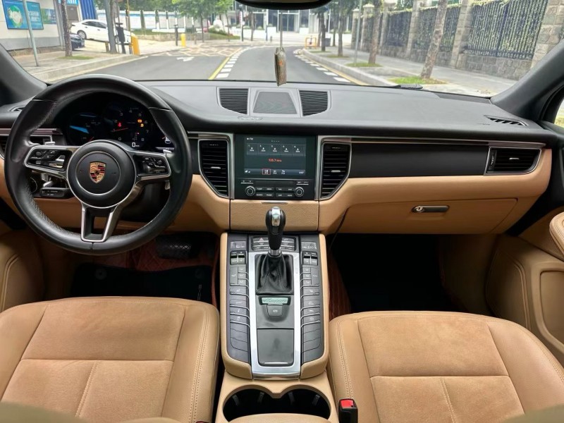 深圳17年保时捷Macan5