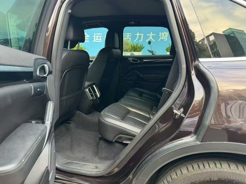 深圳17年保时捷卡宴4