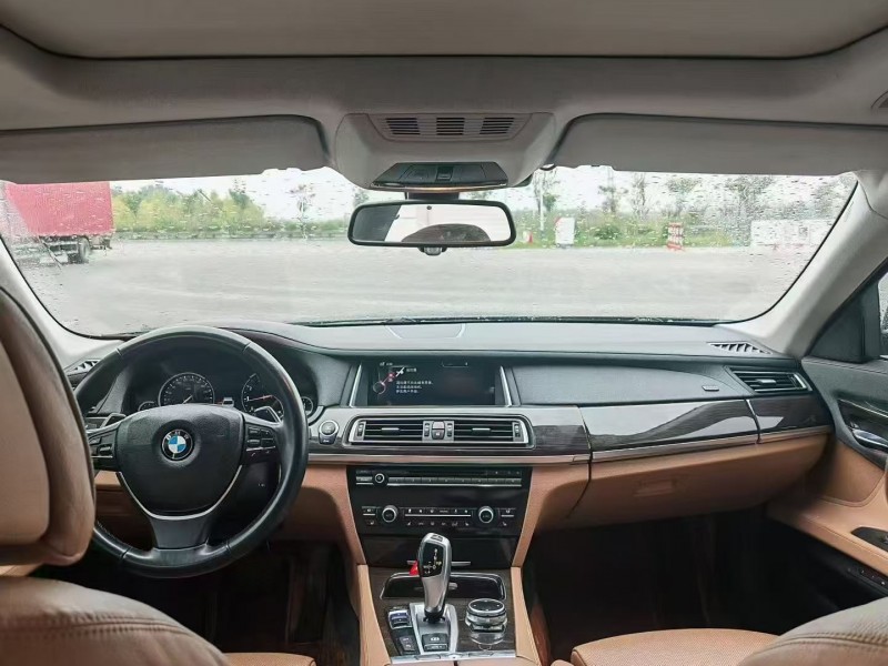 苏州15年宝马7系4