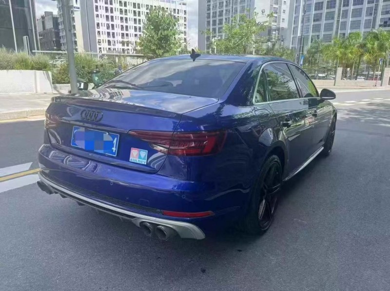 深圳18年奥迪A4L7
