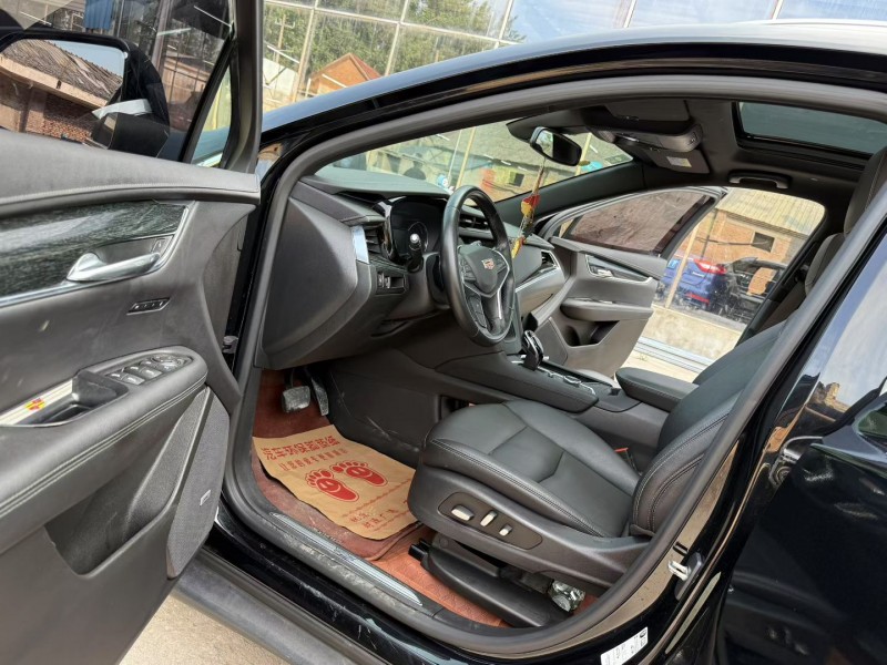 徐州20年凯迪拉克XT54