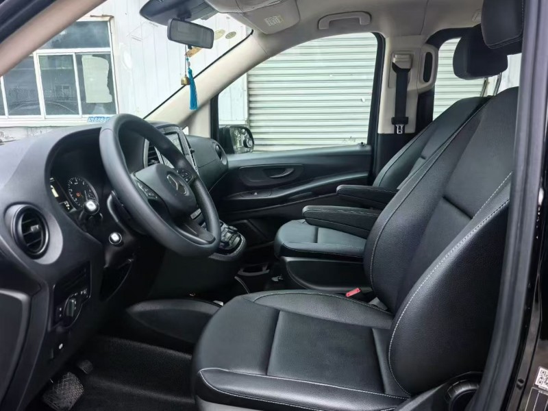 南通21年奔驰威霆4