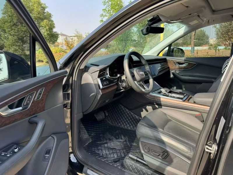 南京23年奥迪Q74