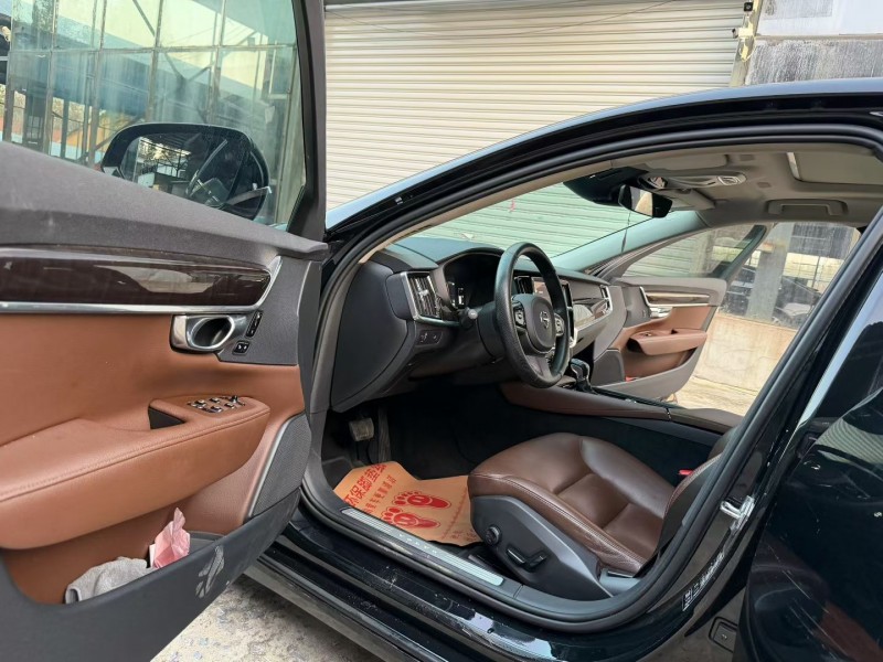 徐州17年沃尔沃S904