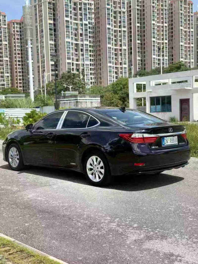 南宁13年雷克萨斯ES8