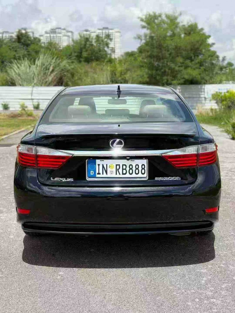 南宁13年雷克萨斯ES9