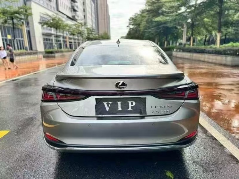 东莞25年雷克萨斯ES9