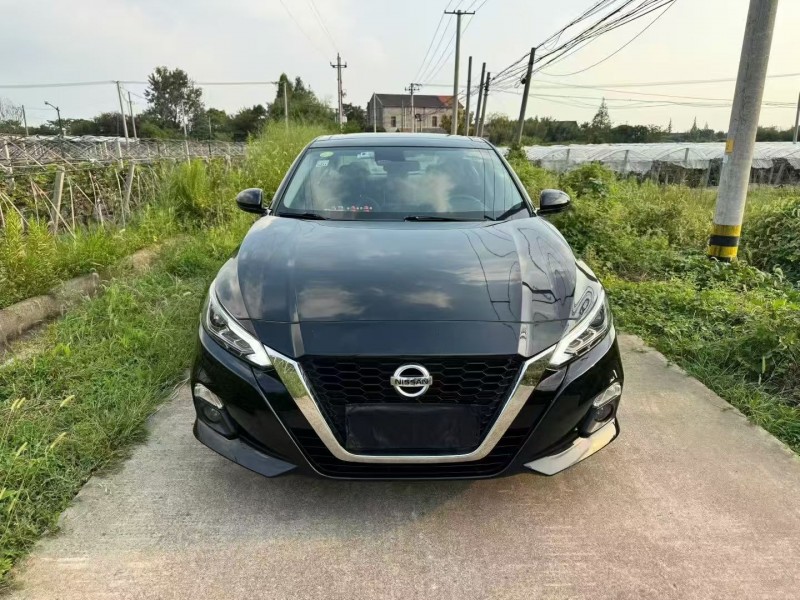 宁波21年日产天籁1