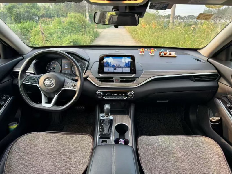 宁波21年日产天籁6