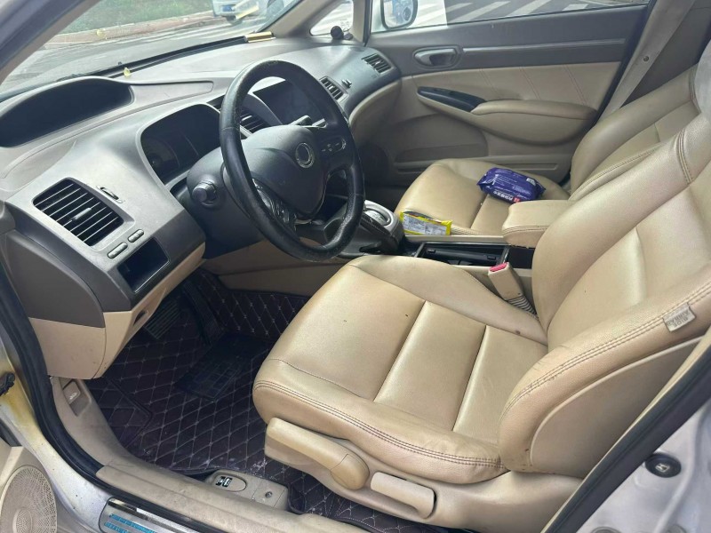 南宁07年本田思域4