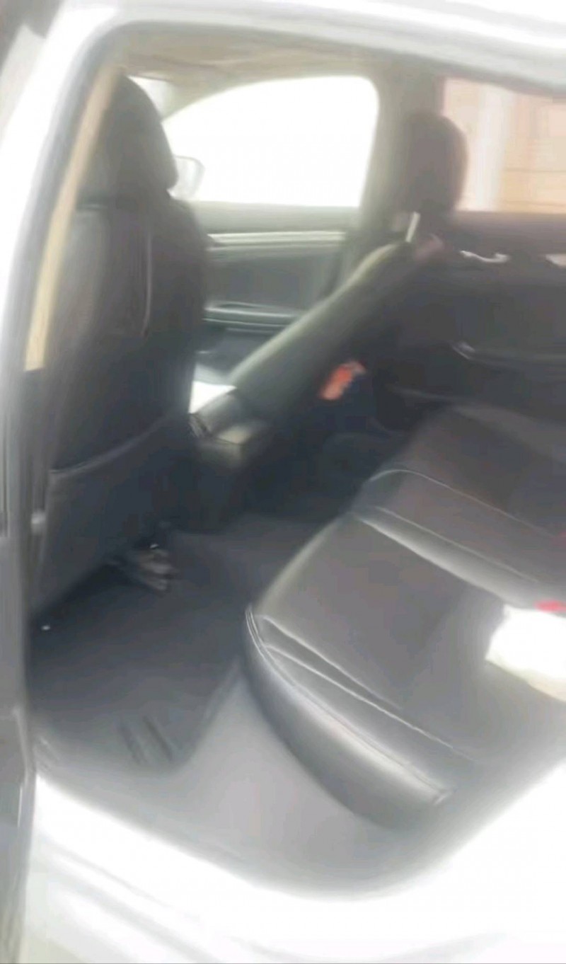 广州21年本田思域4