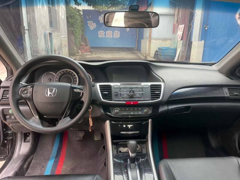 潍坊17年本田雅阁4