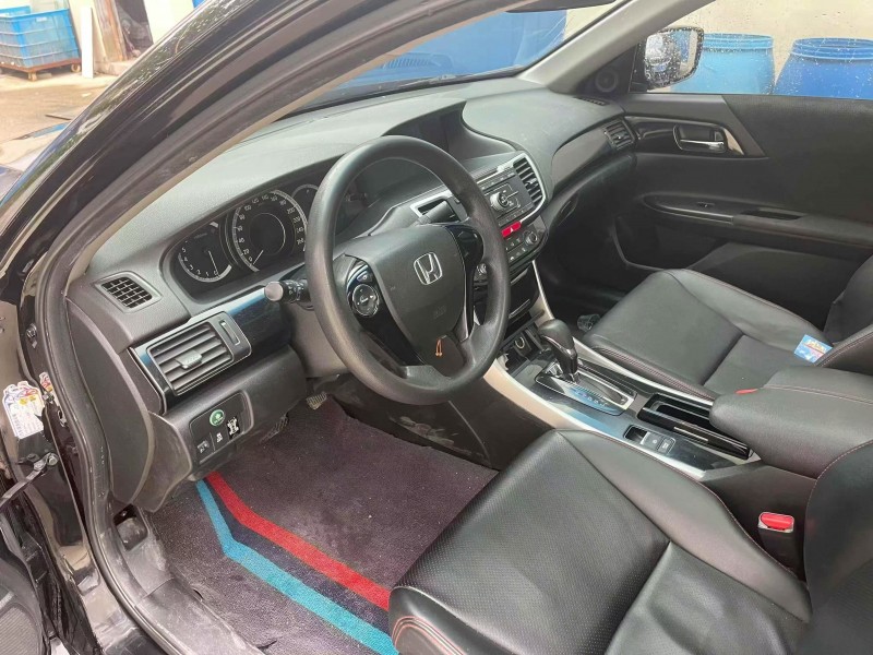 潍坊17年本田雅阁5