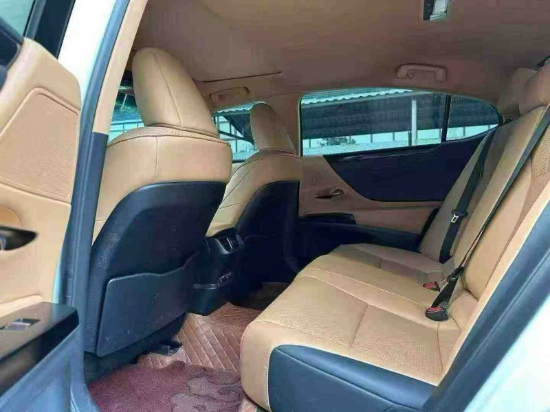 东莞22年雷克萨斯ES6