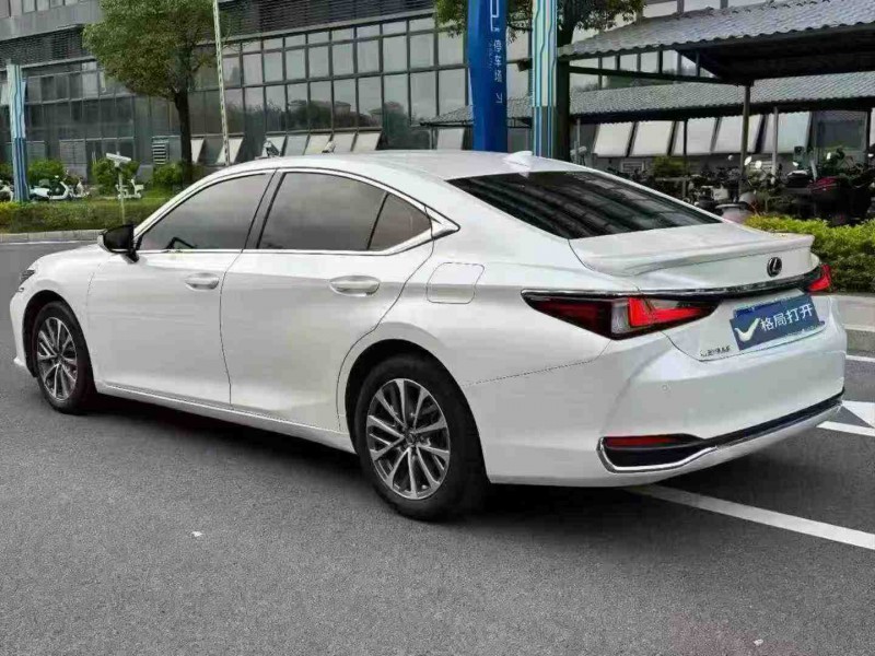 东莞22年雷克萨斯ES8