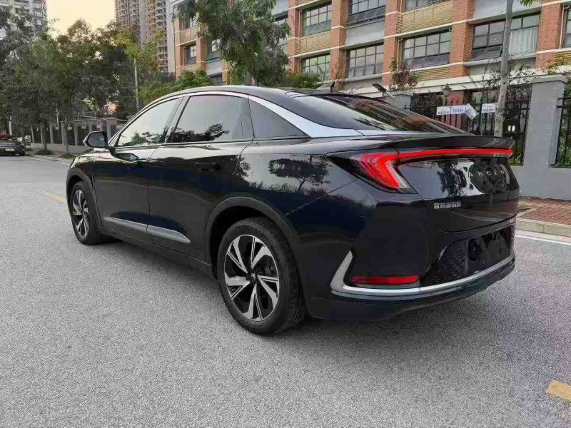 南宁23年极狐汽车阿尔法8