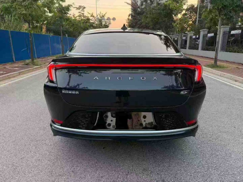 南宁23年极狐汽车阿尔法9