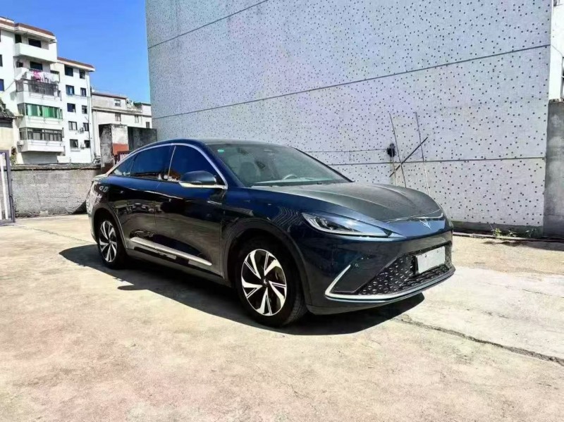 嘉兴23年极狐汽车阿尔法3