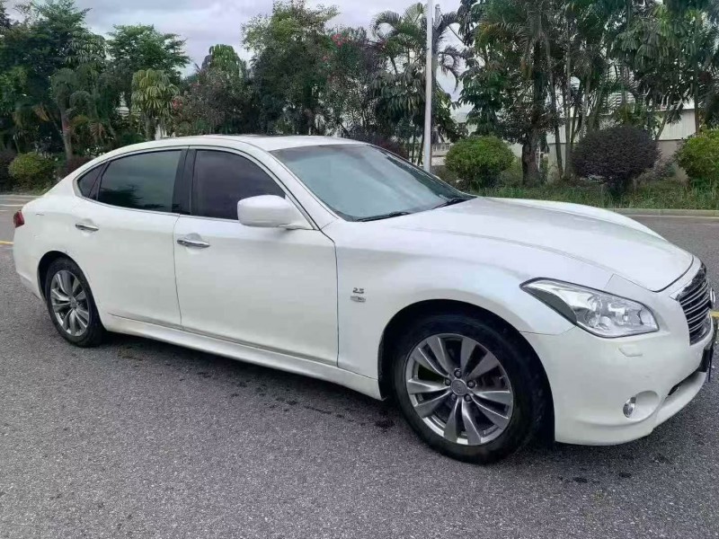 佛山15年英菲尼迪Q703