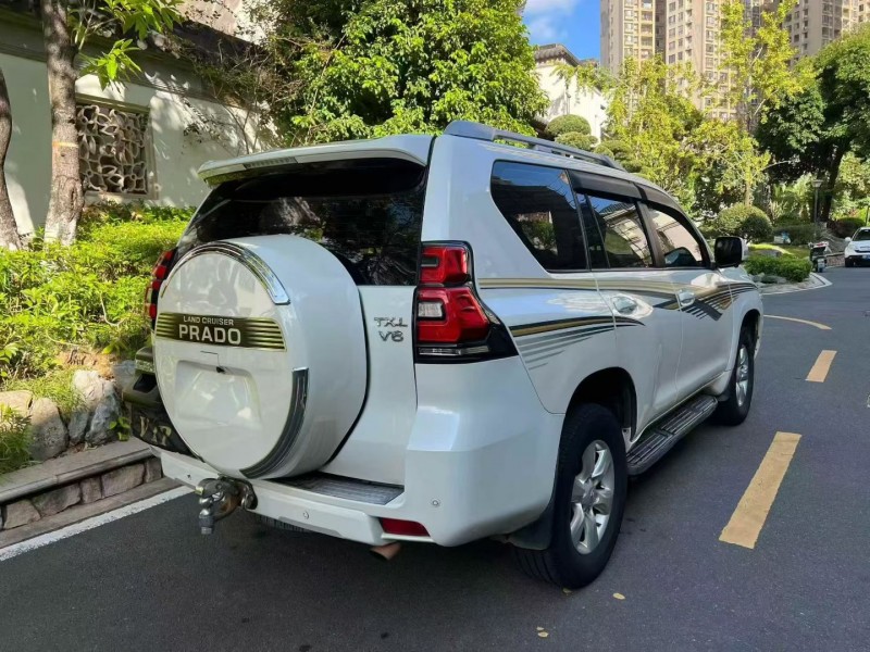 珠海10年丰田普拉多7