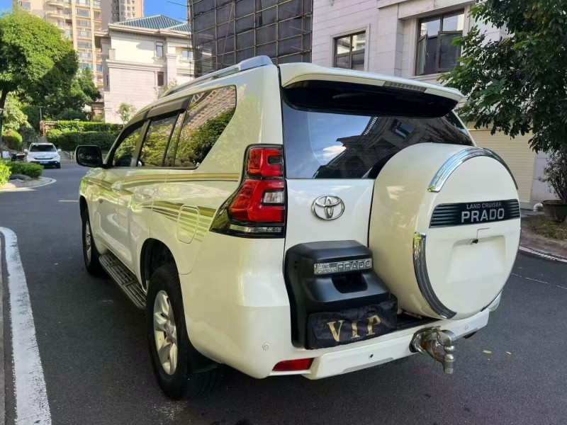 珠海10年丰田普拉多8