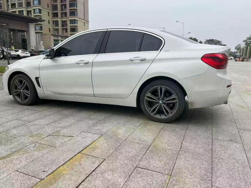 萍乡18年宝马1系8