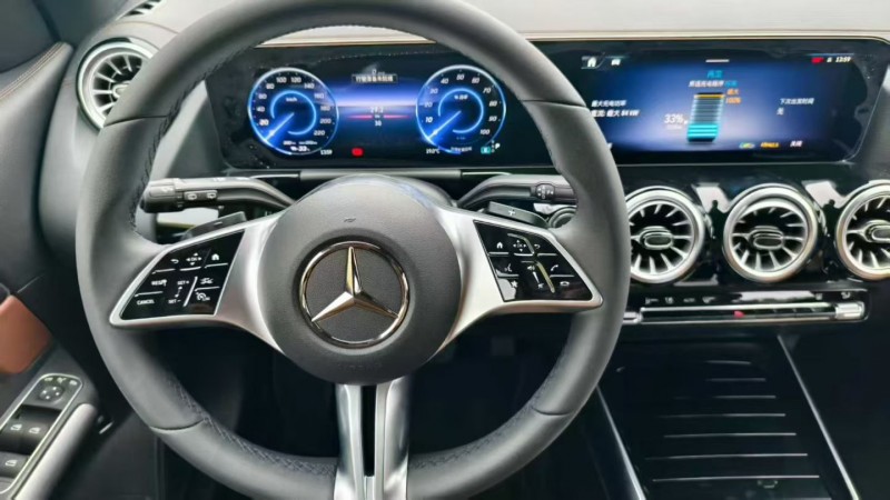 东营25年奔驰EQA3