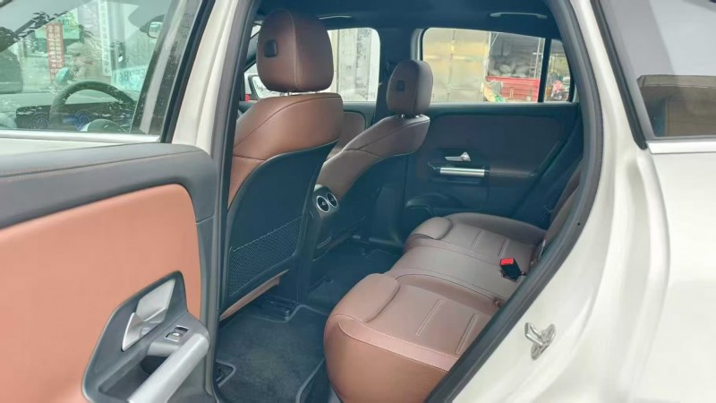 东营25年奔驰EQA4